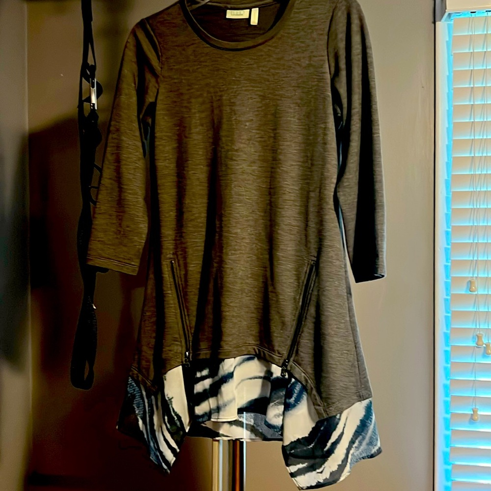 LOGO size xxs great condition